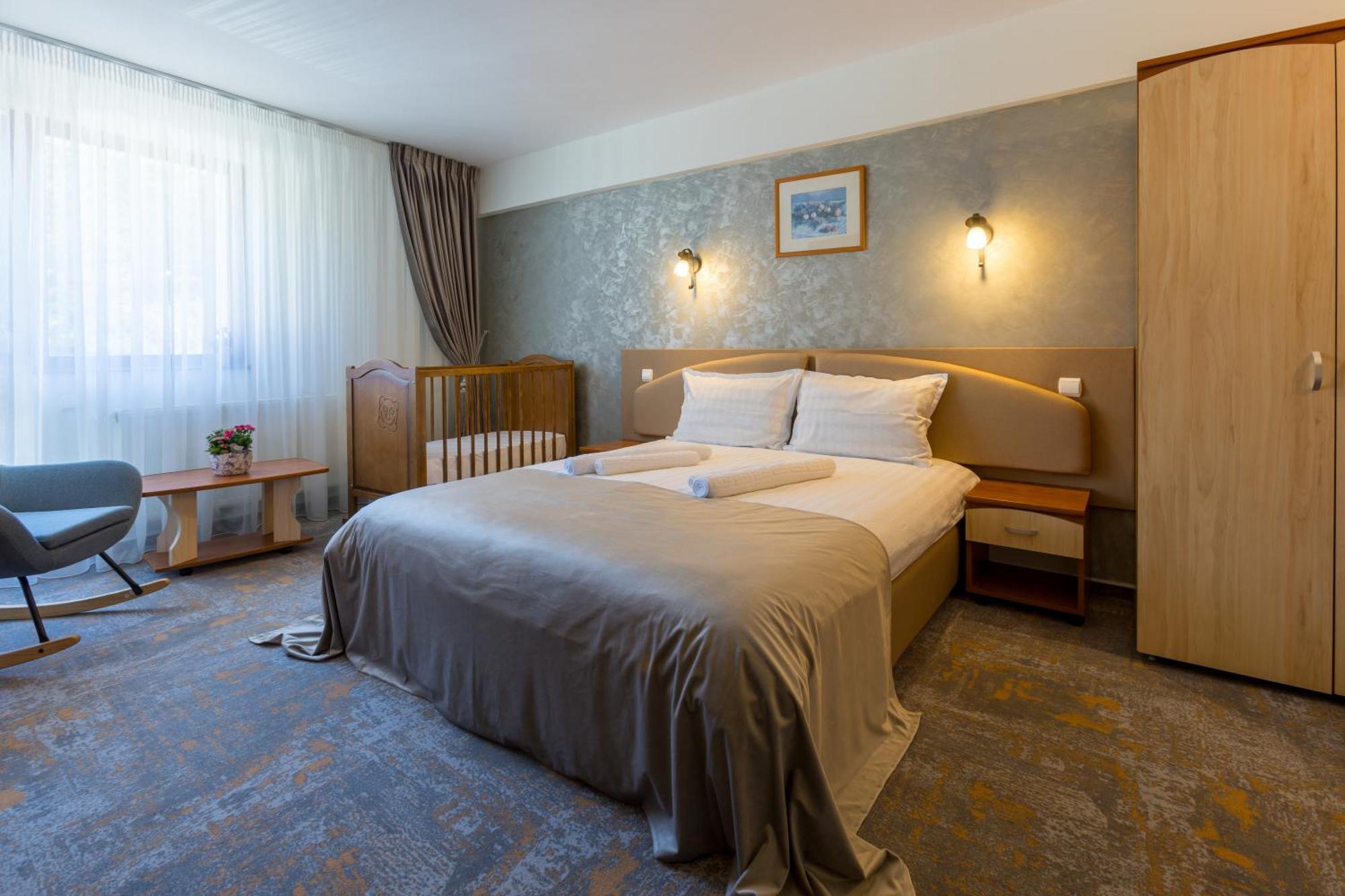 Larotonde Hotel Predeal Exterior photo